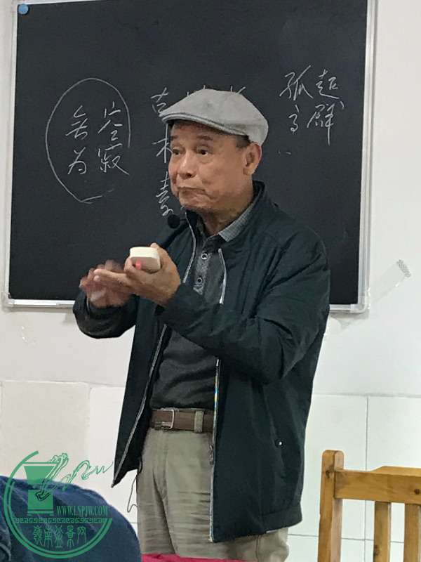 886999